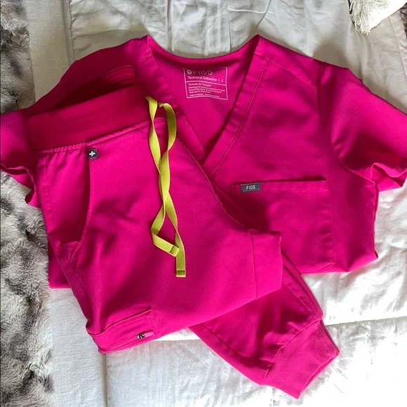 Shocking Pink Scrub Set - Picture 1 of 1